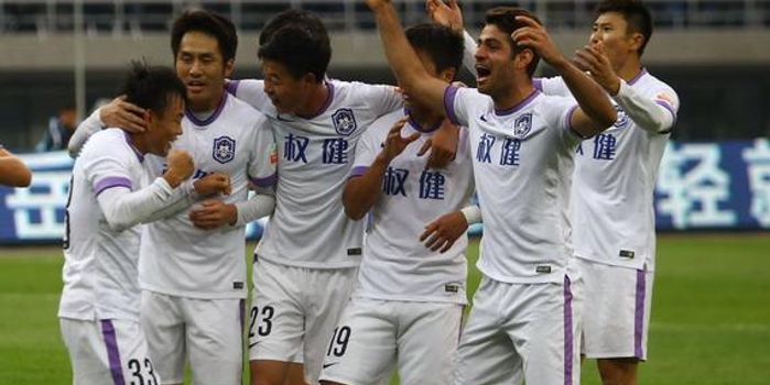 马赛锋线全面开花,三球大胜延续争冠希望  马赛锋线全面开花,三球大胜延续争冠希望